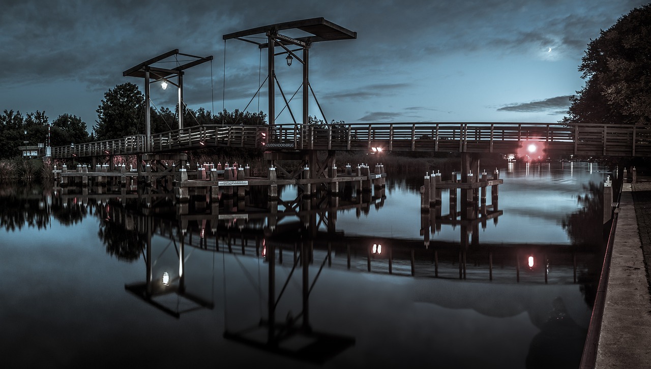 bridge-2458357_1280.jpg